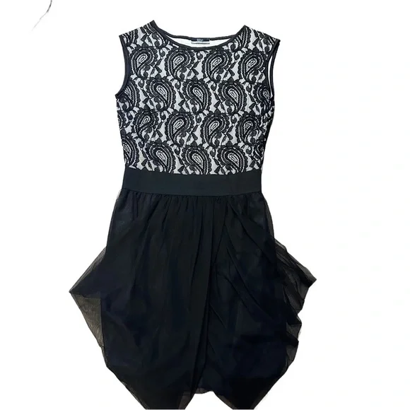 ✨Black Lace & Tulle Bubble Hem Dress – Size Medium✨ - Picture 3 of 9